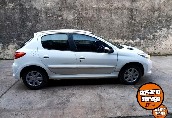 Autos - Peugeot 207 2013 Nafta 117000Km - En Venta