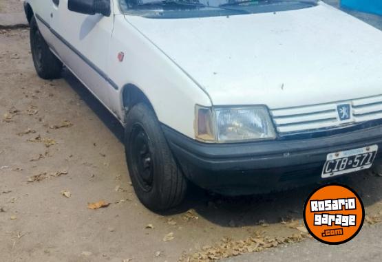 Autos - Peugeot 205GL 1998 Nafta 999999Km - En Venta