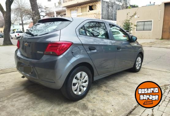 Autos - Chevrolet ONIX LT CON PANTALLA 2016 Nafta 98000Km - En Venta