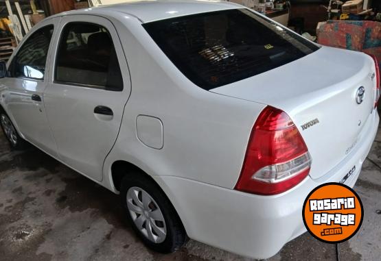 Autos - Toyota Etios 2015 1.5 X 2015 Nafta 156000Km - En Venta