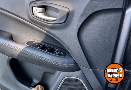 Camionetas - Fiat Toro 2025 Diesel 30000Km - En Venta