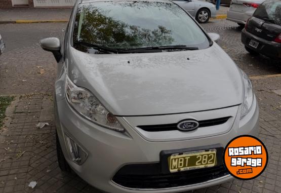 Autos - Ford Fiesta Kinetic Titanium 2013 Nafta 20000Km - En Venta