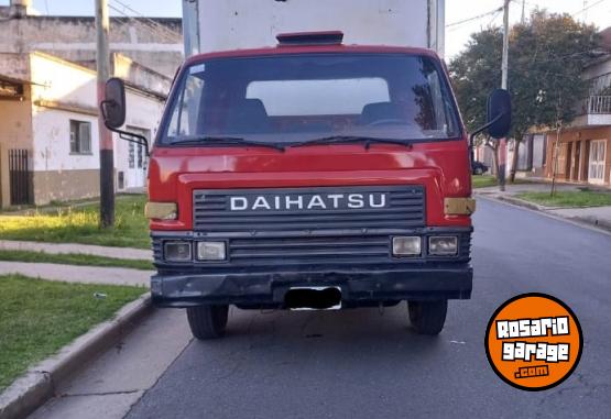 Camiones y Gr�as - Daihatsu Delta - En Venta
