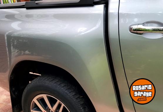 Camionetas - Toyota Hilux SRX 2018 Diesel 90000Km - En Venta