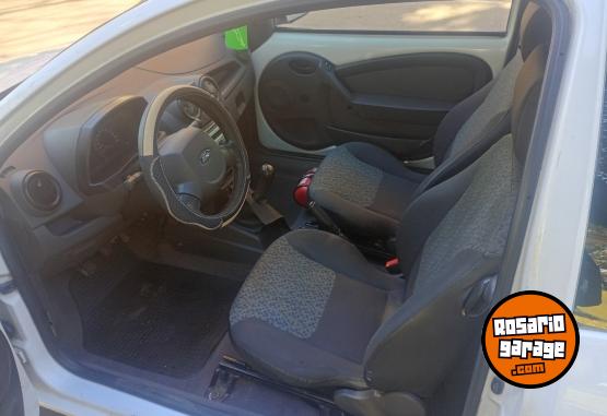 Utilitarios - Peugeot Partner Familiar. 2016 GNC 135000Km - En Venta