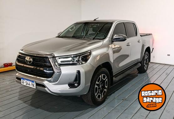Camionetas - Toyota HILUX 4X2 DC SRX 2,8 TDI 2022 Diesel 169548Km - En Venta