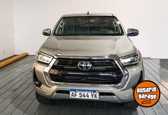 Camionetas - Toyota HILUX 4X2 DC SRX 2,8 TDI 2022 Diesel 169548Km - En Venta