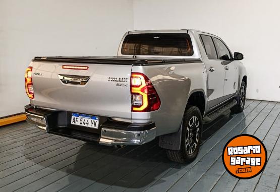 Camionetas - Toyota HILUX 4X2 DC SRX 2,8 TDI 2022 Diesel 169548Km - En Venta
