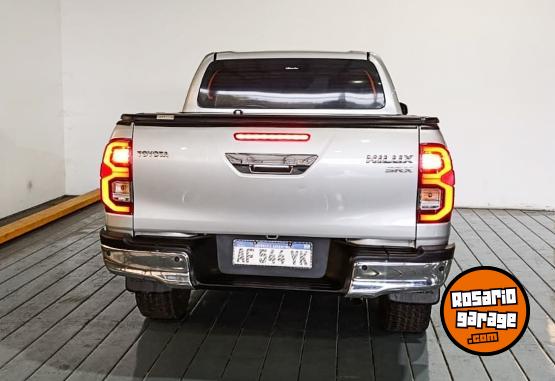 Camionetas - Toyota HILUX 4X2 DC SRX 2,8 TDI 2022 Diesel 169548Km - En Venta