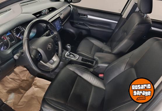 Camionetas - Toyota HILUX 4X2 DC SRX 2,8 TDI 2022 Diesel 169548Km - En Venta