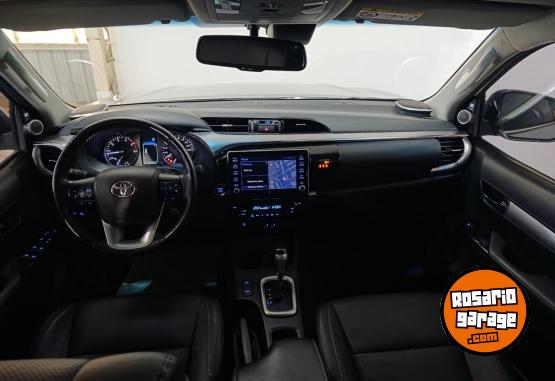 Camionetas - Toyota HILUX 4X2 DC SRX 2,8 TDI 2022 Diesel 169548Km - En Venta