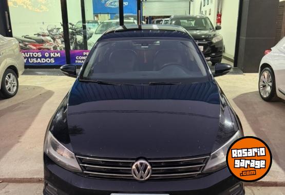 Autos - Volkswagen VENTO LUXURY 2.5 2015 Nafta 165000Km - En Venta