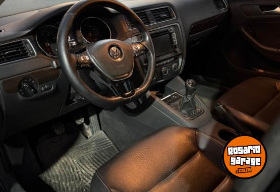 Autos - Volkswagen VENTO LUXURY 2.5 2015 Nafta 165000Km - En Venta