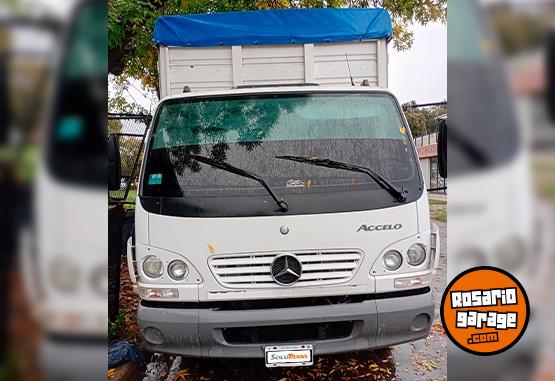 Camiones y Gr�as - Mercedes-Benz Accelo 915 C - A�o 2016 - En Venta