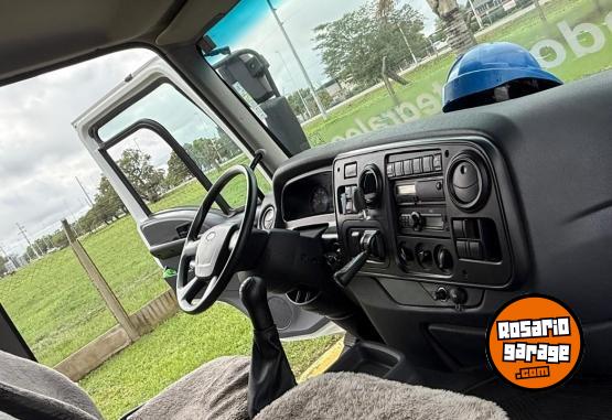 Camiones y Gr�as - Cami�n FORD Cargo 1517 - Modelo 2015 - En Venta