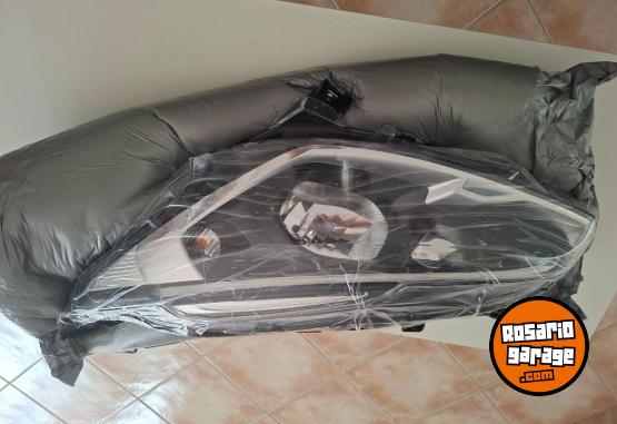 Accesorios para Autos - Vendo �ptica de Peugeot 208 - En Venta