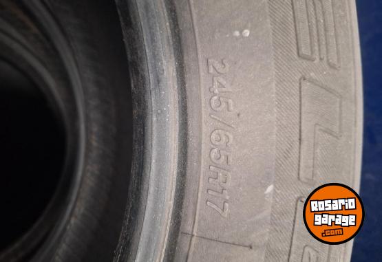Accesorios para Autos - Cubiertas Amarok 245/65-17 - En Venta