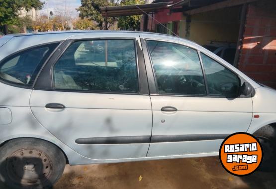 Autos - Renault Scenic 2001 Nafta 420000Km - En Venta