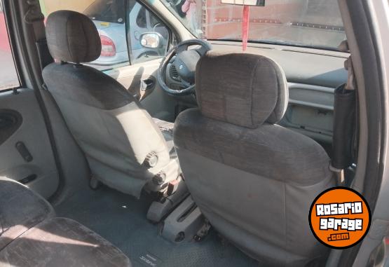 Autos - Renault Scenic 2001 Nafta 420000Km - En Venta