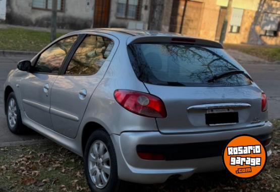 Autos - Peugeot 207 COMPACT 2009 Nafta 140000Km - En Venta