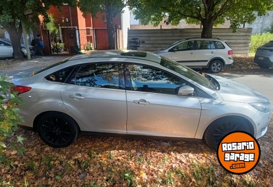 Autos - Ford FOCUS III TITANIUM 2.0 2016 Nafta 140000Km - En Venta