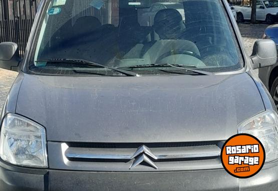 Utilitarios - Citroen berlingo 2019 GNC 210000Km - En Venta