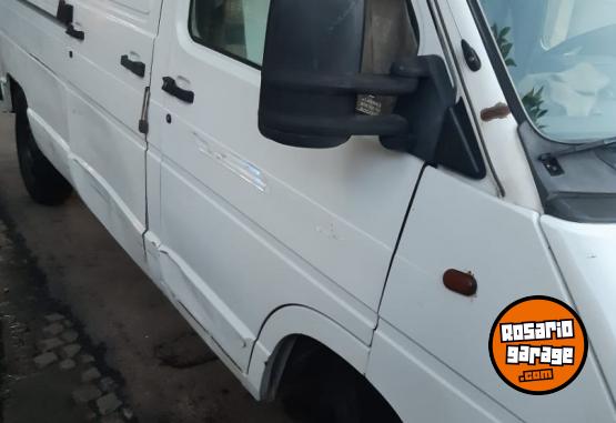 Utilitarios - Renault Rodeo 2002 Diesel 200000Km - En Venta
