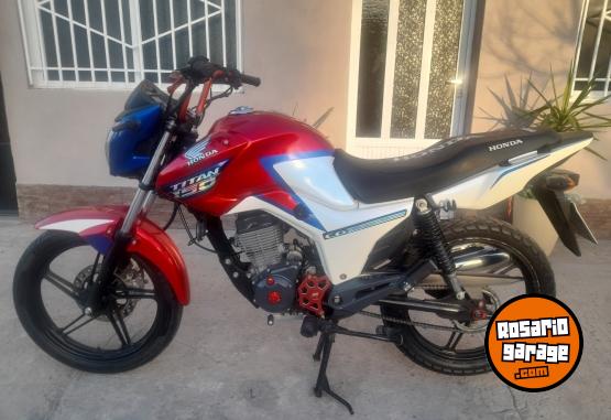 Motos - Honda Titan 150cc 2017 Nafta 30000Km - En Venta