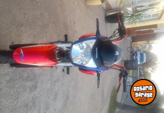 Motos - Honda Titan 150cc 2017 Nafta 30000Km - En Venta