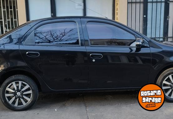Autos - Toyota Etios 2016 Nafta 126000Km - En Venta