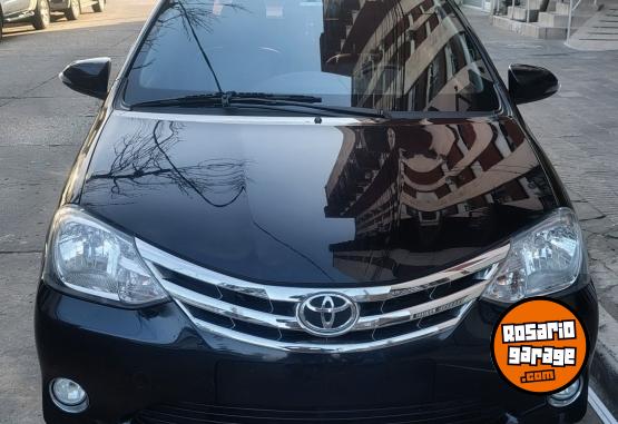 Autos - Toyota Etios 2016 Nafta 126000Km - En Venta