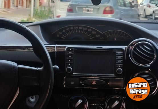 Autos - Toyota Etios 2016 Nafta 126000Km - En Venta