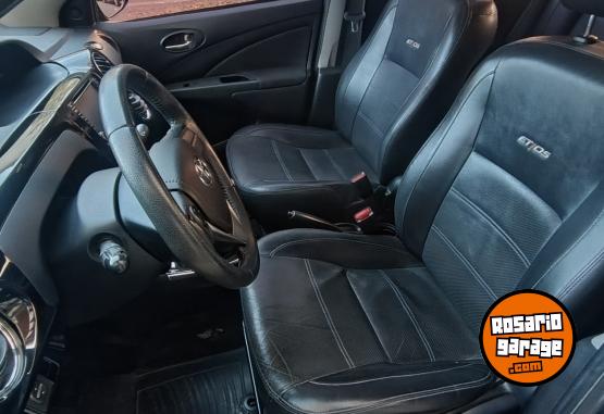 Autos - Toyota Etios 2016 Nafta 126000Km - En Venta