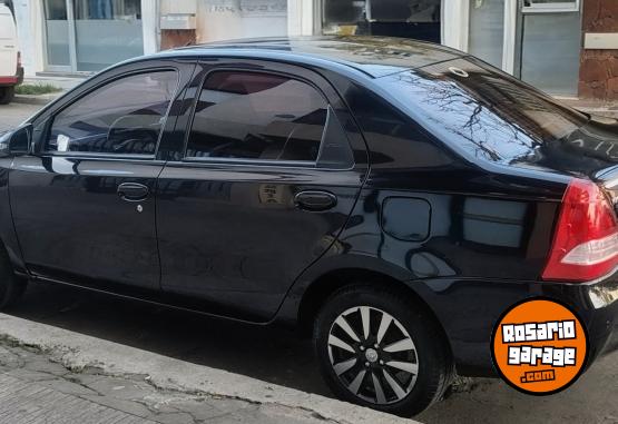 Autos - Toyota Etios 2016 Nafta 126000Km - En Venta