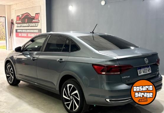 Autos - Volkswagen Virtus highline 2022 Nafta 61000Km - En Venta
