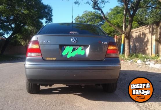 Autos - Volkswagen Bora 2005 Diesel 270000Km - En Venta