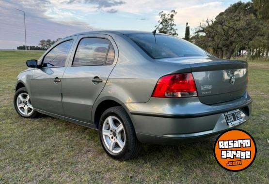 Autos - Volkswagen VOYAGE COMFORTLINE 2011 Nafta 104000Km - En Venta