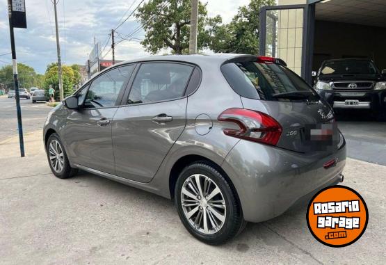 Autos - Peugeot 208 2017 Nafta 105000Km - En Venta