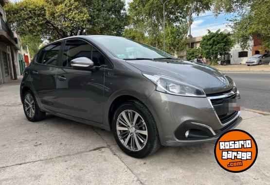 Autos - Peugeot 208 2017 Nafta 105000Km - En Venta
