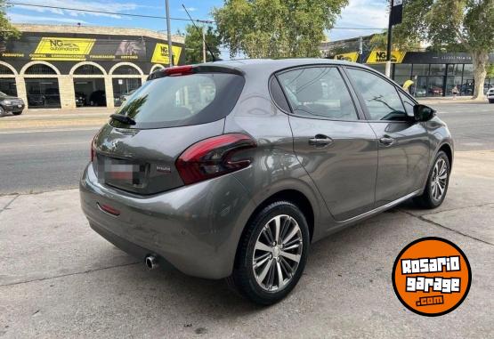 Autos - Peugeot 208 2017 Nafta 105000Km - En Venta