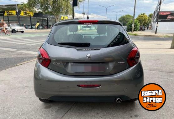 Autos - Peugeot 208 2017 Nafta 105000Km - En Venta