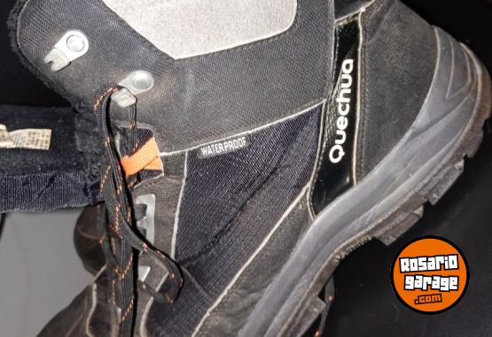 Indumentaria - Borcegos casi nuevos talle 42 u 43 - En Venta