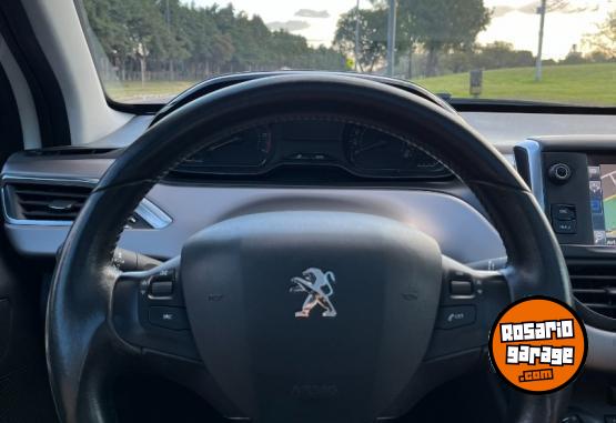 Autos - Peugeot 208 2017 Nafta 93500Km - En Venta