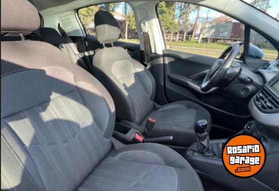 Autos - Peugeot 208 2017 Nafta 93500Km - En Venta