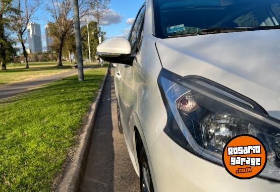 Autos - Peugeot 208 2017 Nafta 93500Km - En Venta