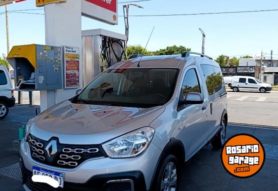 Utilitarios - Renault Kangoo Stepway 2023 Diesel 115000Km - En Venta