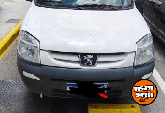 Utilitarios - Peugeot Partner 2017 Diesel 159000Km - En Venta