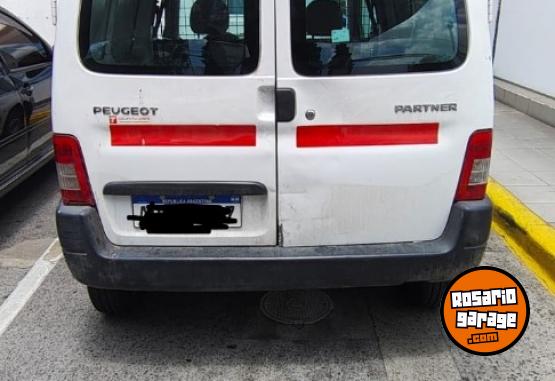 Utilitarios - Peugeot Partner 2017 Diesel 159000Km - En Venta