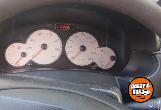 Utilitarios - Peugeot Partner 2017 Diesel 159000Km - En Venta