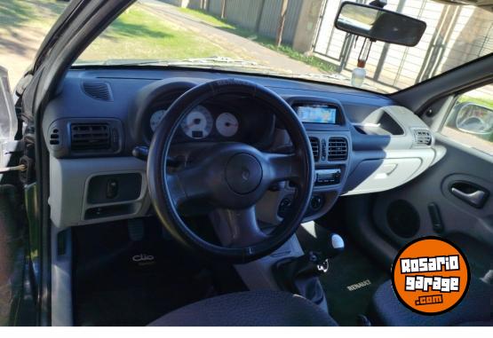 Autos - Renault Clio 2006 Nafta 240000Km - En Venta
